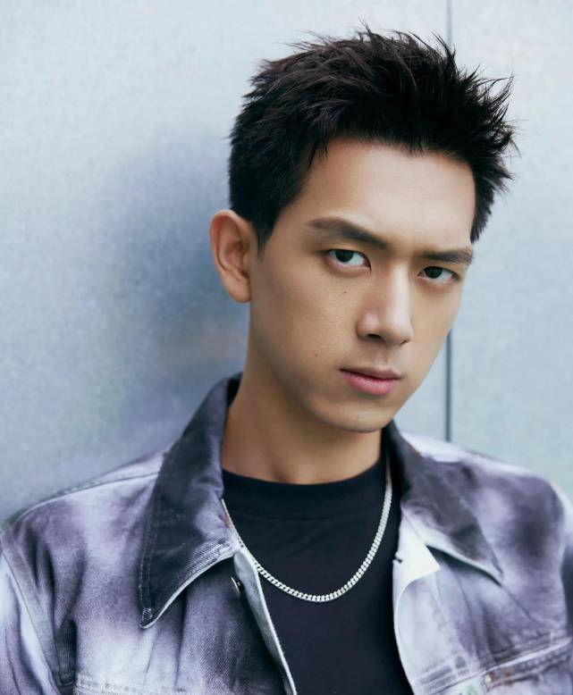 最适合戴项链的几位男明星:王一博李现霸气,肖战精致又矜贵_感觉_活动