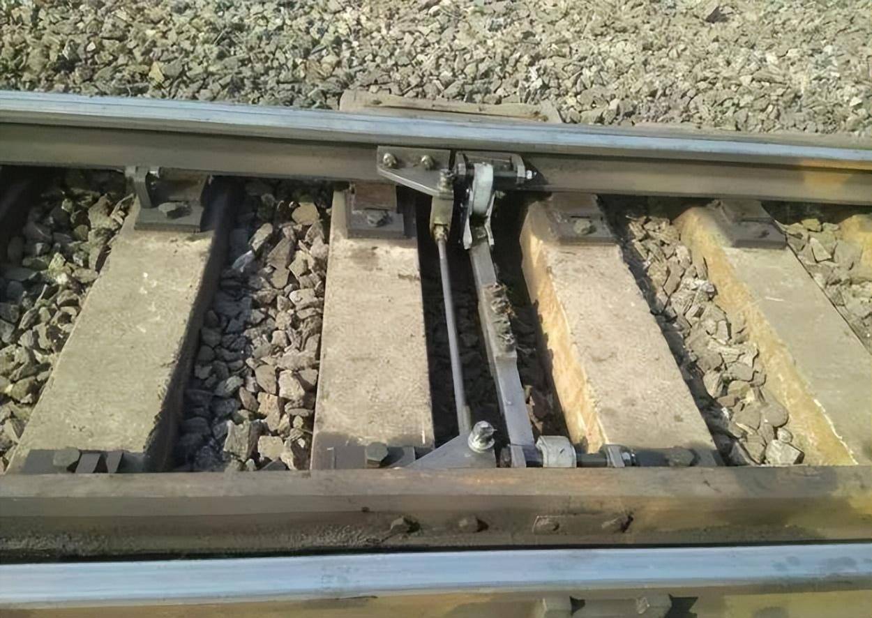 铁路道岔尖轨标准图图片