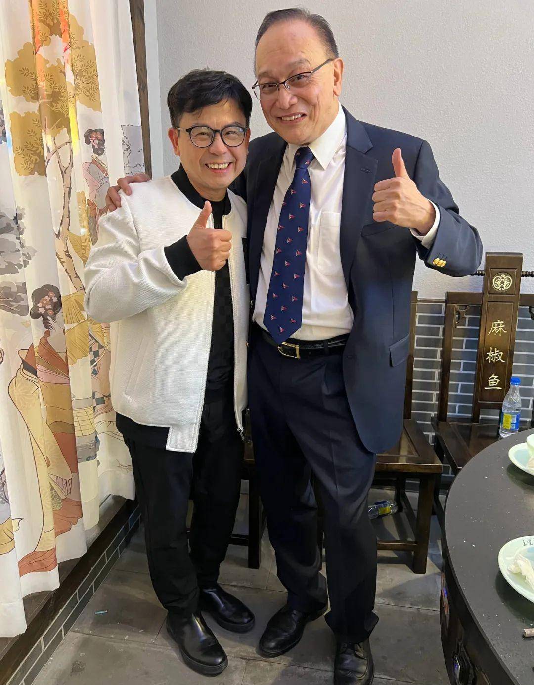 73岁曹查理与外甥张智霖相聚,曾月赚百万却因一事惨输千万身家_视频