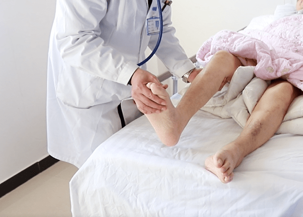 如何预防卒中后足下垂!_进行_患者_治疗