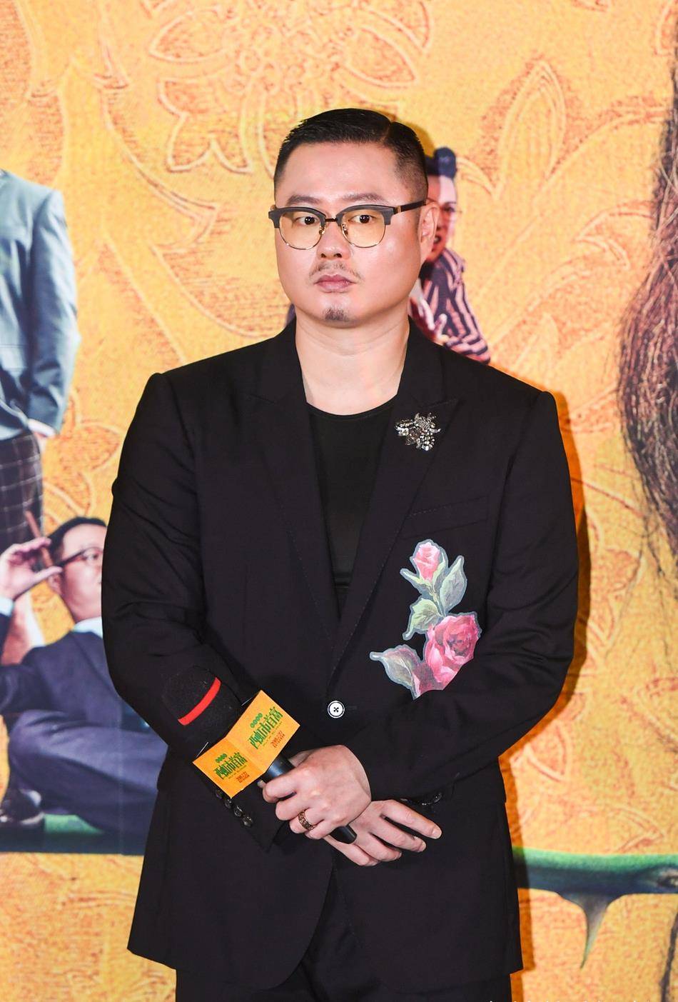 从武警到喜剧天才,却在开心麻花中默默无闻,比起沈腾他更搞笑_魏翔