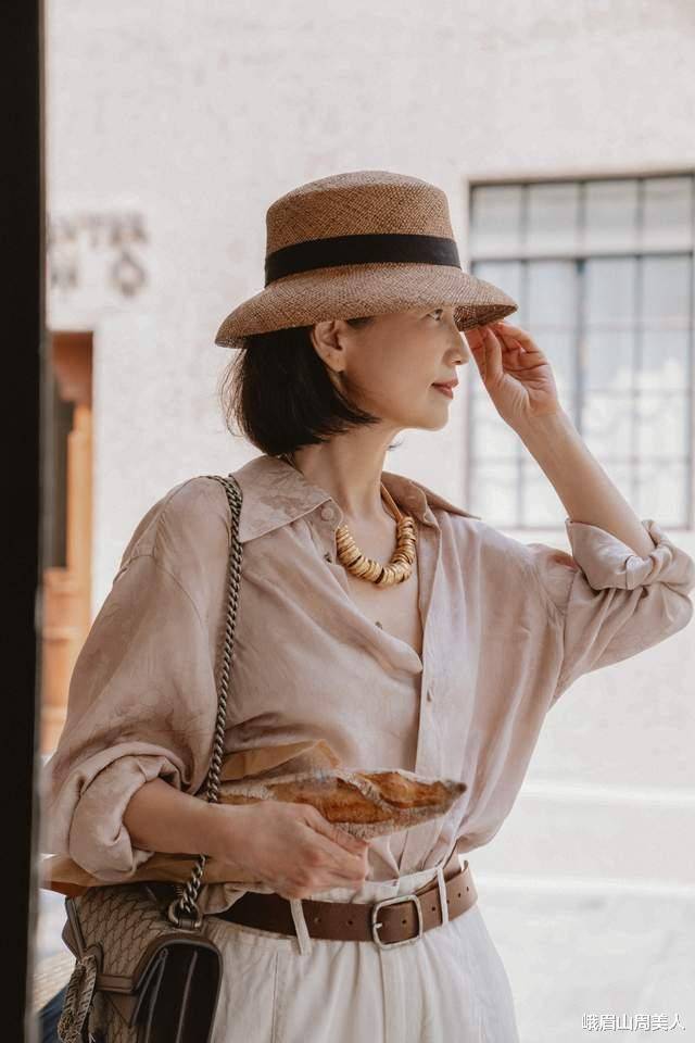 学学三木妈妈的春季搭配,简约而有质感_的设计_女性_整体