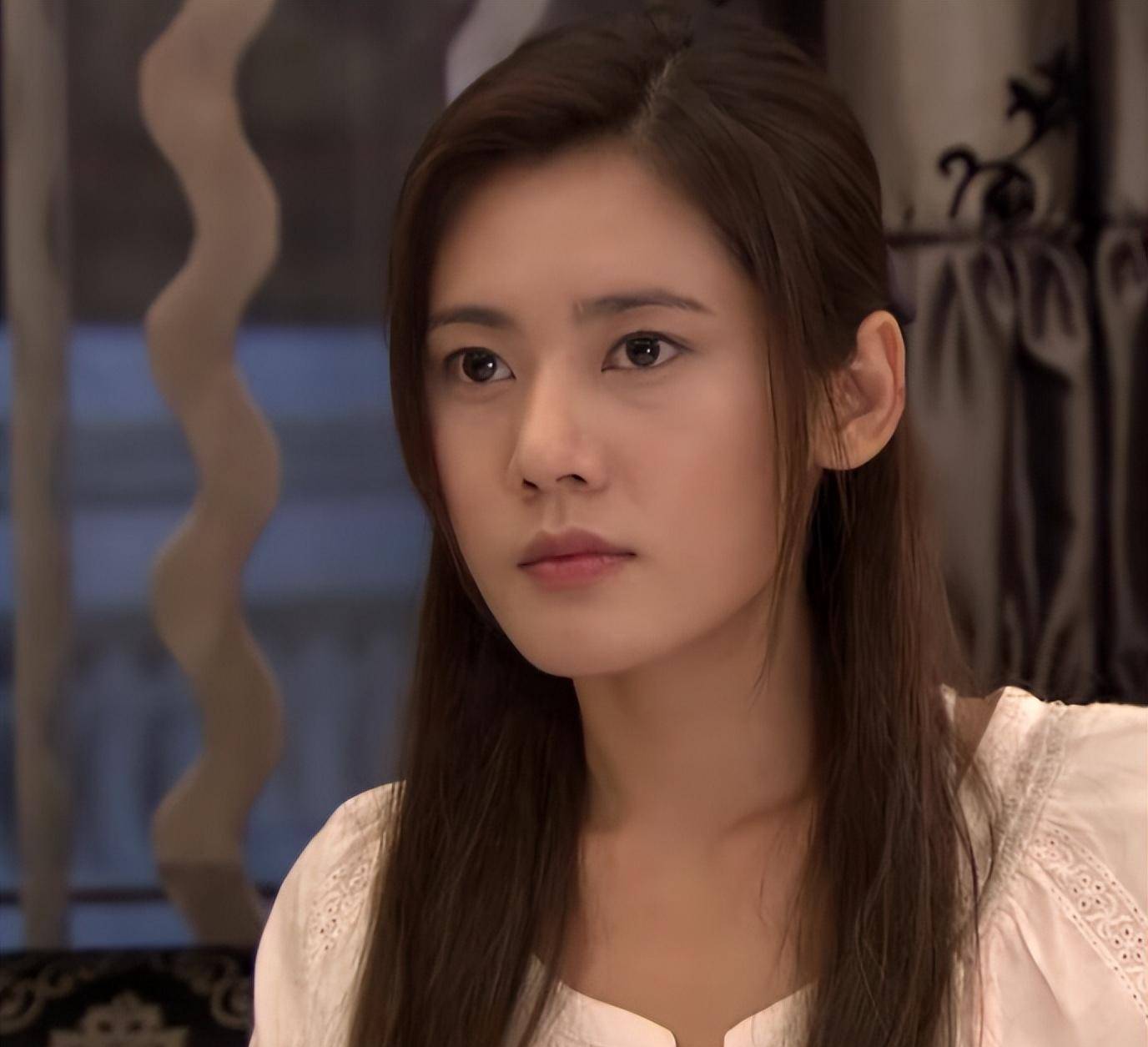 原以为谢娜是《浪姐4》亮点,不料被44岁秋瓷炫吸引,真挪不开眼_舞台