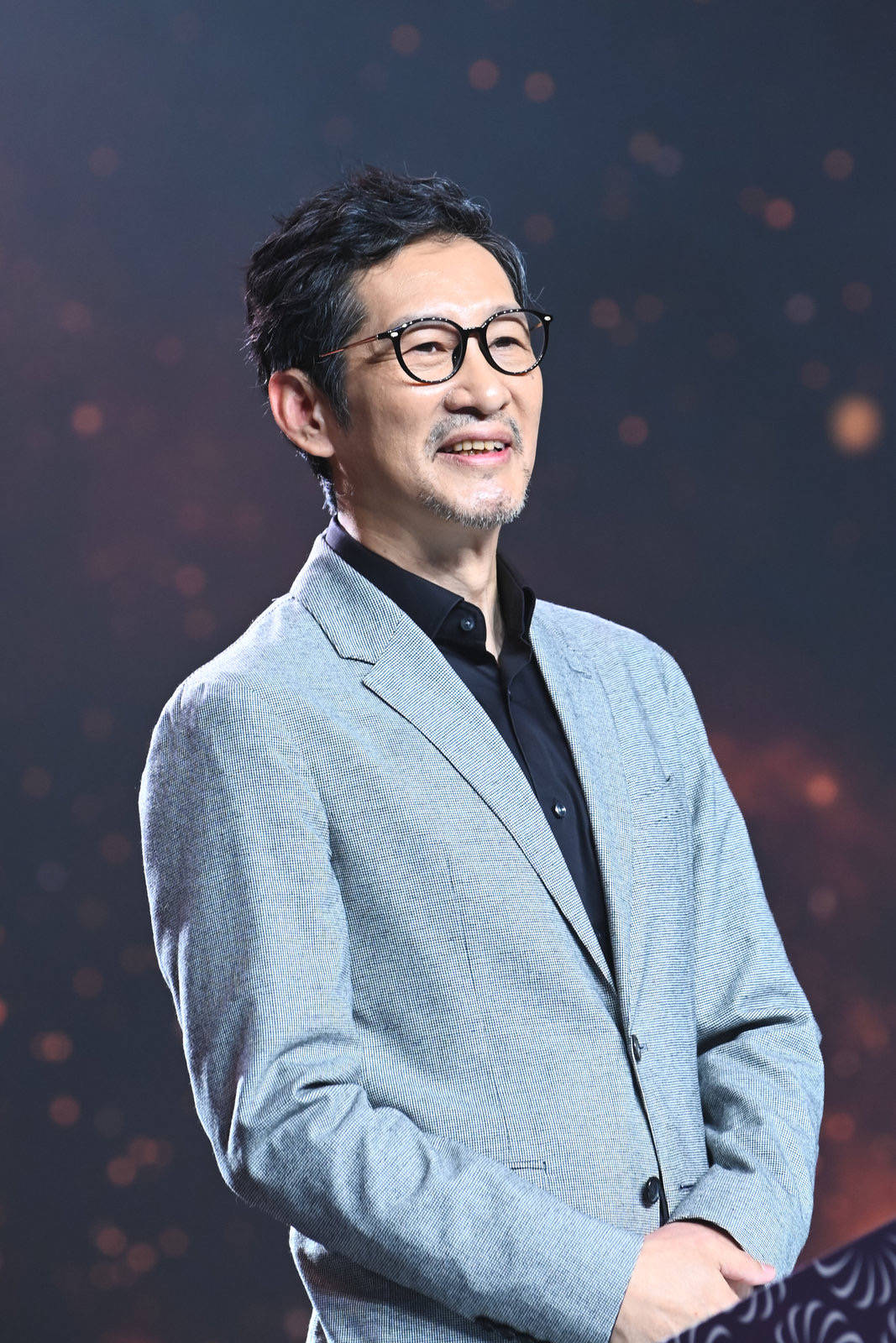 上汽大众威然之夜第三届斑彩螺奖:陈宝国获最具影响力男演员_史爱华