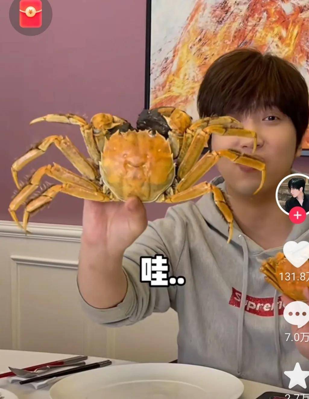 红白冰自曝豪宅,500平总价高达9000多万,大到可以骑车_视频_网友_机车