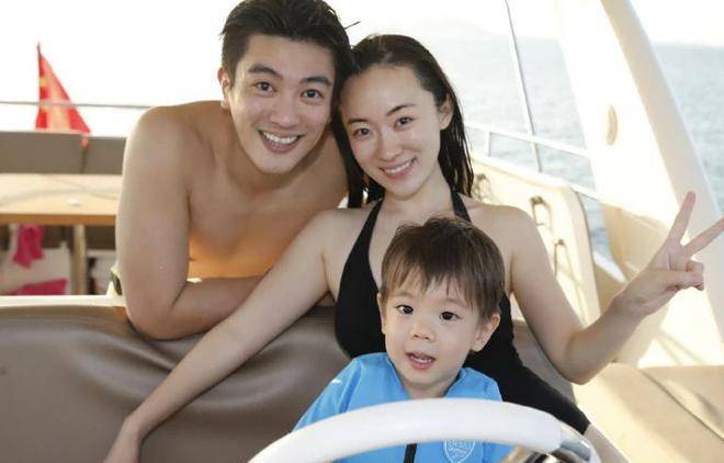 霍思燕女儿疑似曝光似双胞胎,产法再遭质疑呼吁封杀_杜江_工作_儿子