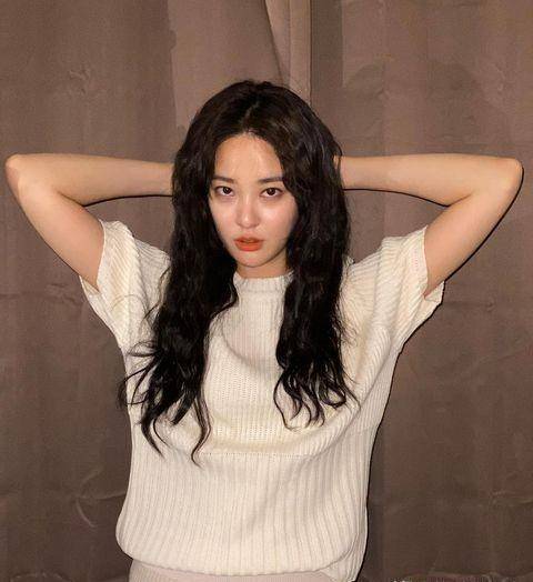 gd权志龙女友都有这项必备条件?