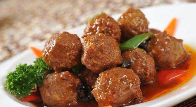 从小最喜欢的那道菜——红烧丸子这样做，香滑鲜嫩，味浓汁厚！_肉馅_味道_肉丸