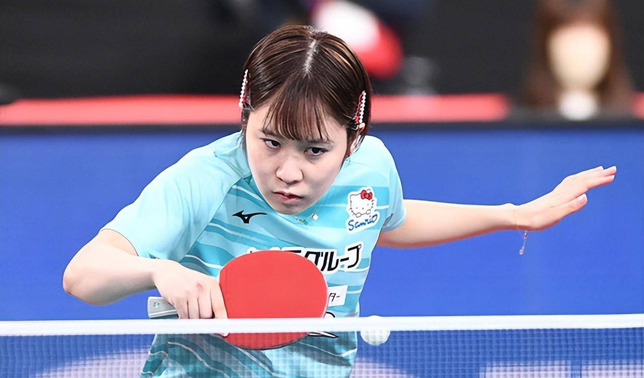 双打比赛,木原美悠/张本美和2-1逆转笹尾明日香/麻生丽名.