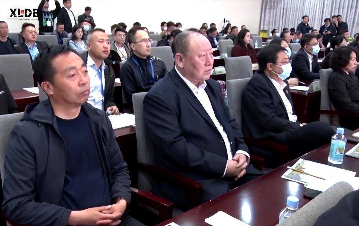 随后,隰县县委常委,副县长王翠翠从隰县的比较优势和招商重点作了项目