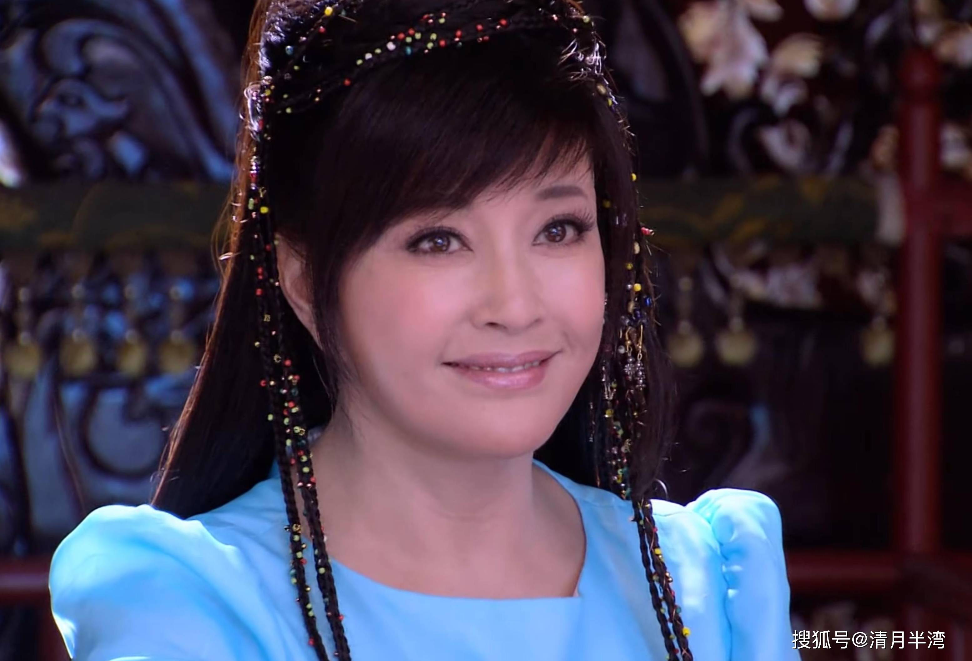 62岁的刘晓庆在古装剧《隋唐英雄3》里饰演16岁的突厥公主欧阳飞燕,与