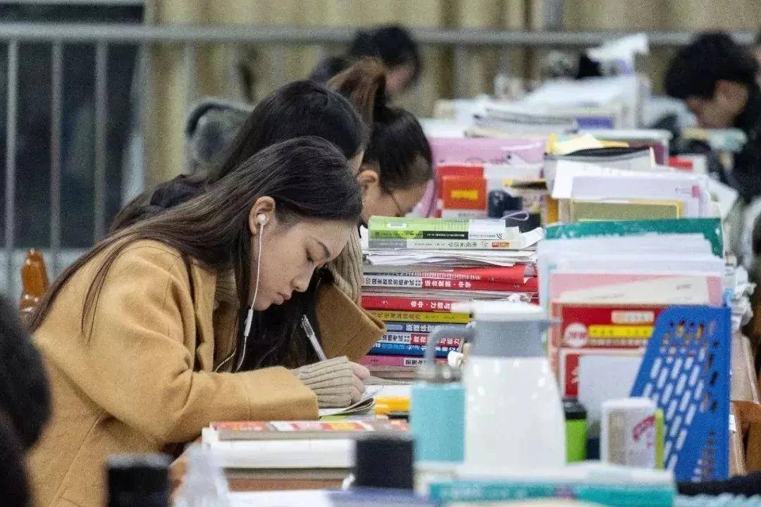 一看就会（舞蹈生最容易考的985大学）北舞艺考女生要求 第2张