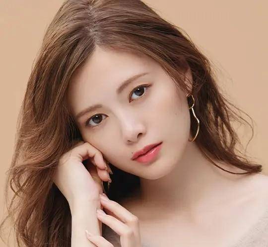 白石麻衣,五官精致,身材完美,206张图证明她就是日本第一美女