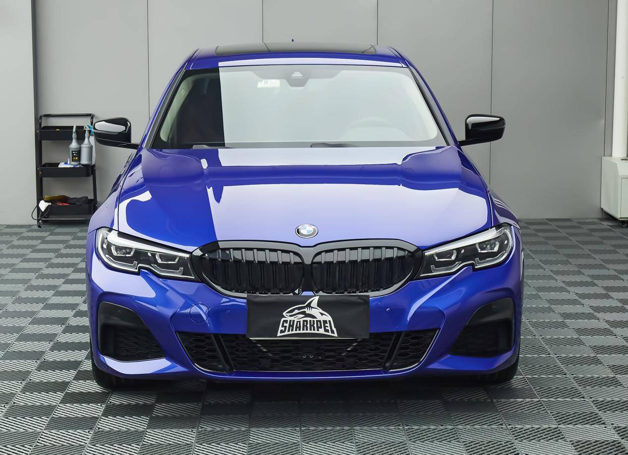 宝马3系这个配色,再加上车衣的质感简直太爱了