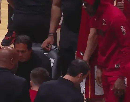 48分钟不硬的大jb,没吊用!_热火_老鹰_巴特勒