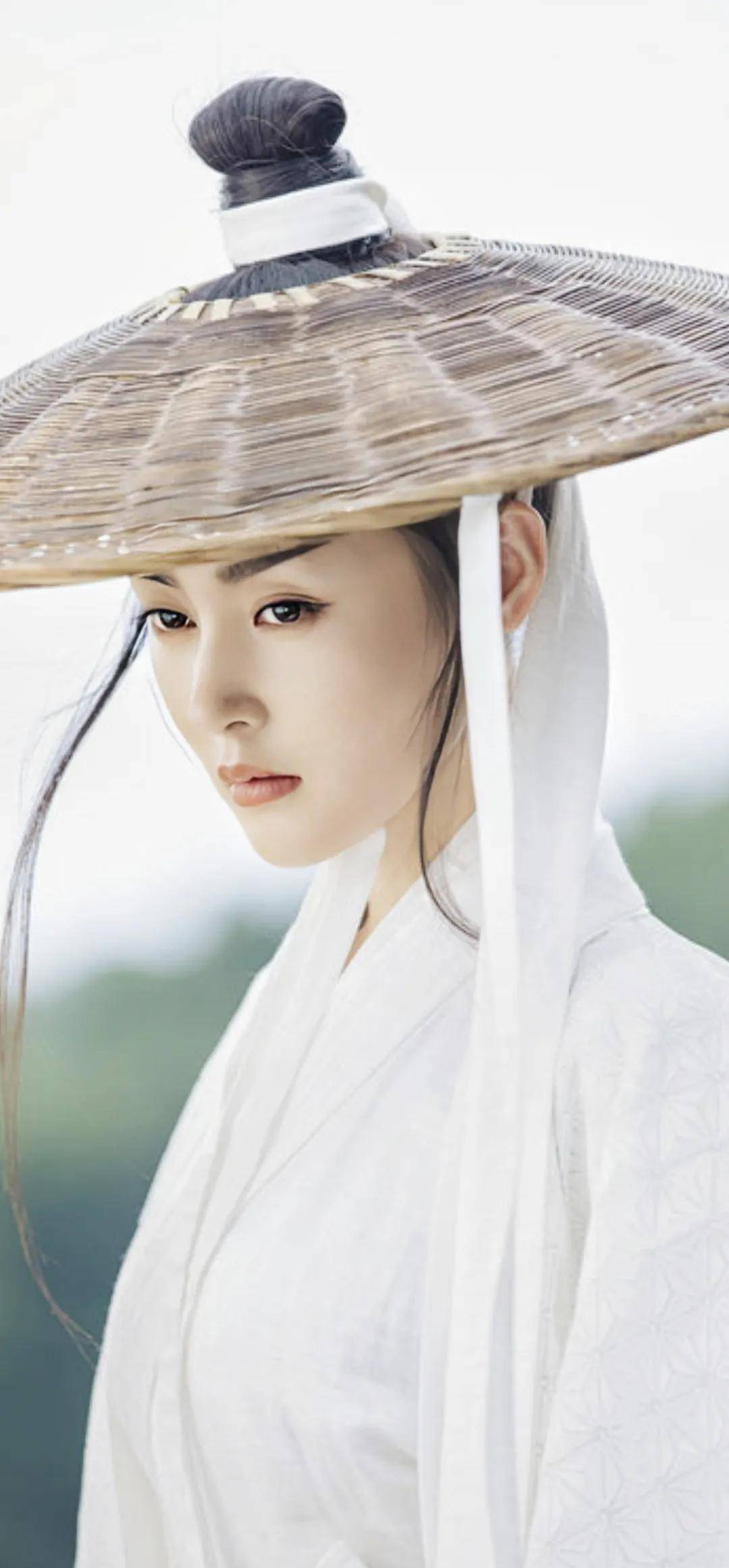 《雪中悍刀行》胭脂榜第一美人,南宫仆射扮演者张天爱时尚美图