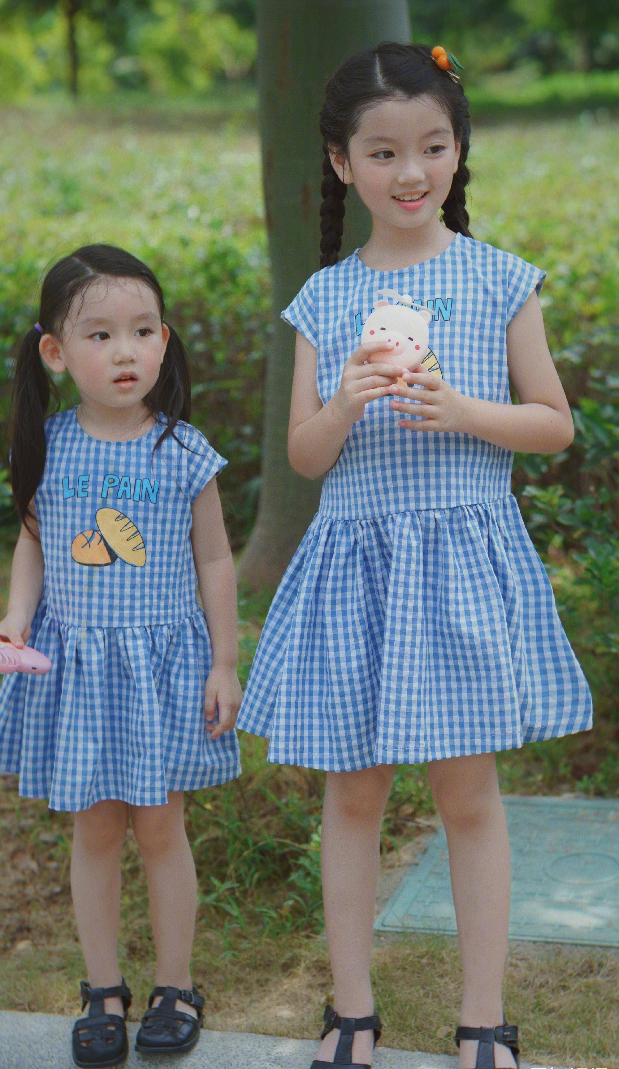 以前就一直有人说阿拉蕾长得像乔欣,现在也是越看越像,而且眼睛有神