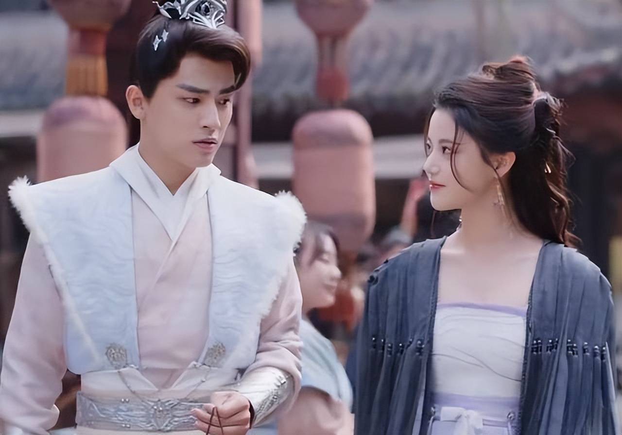 红衣小狐妖造型惊艳,却秒变最强打工人!_叶清宇_叶夕雾_罗云熙