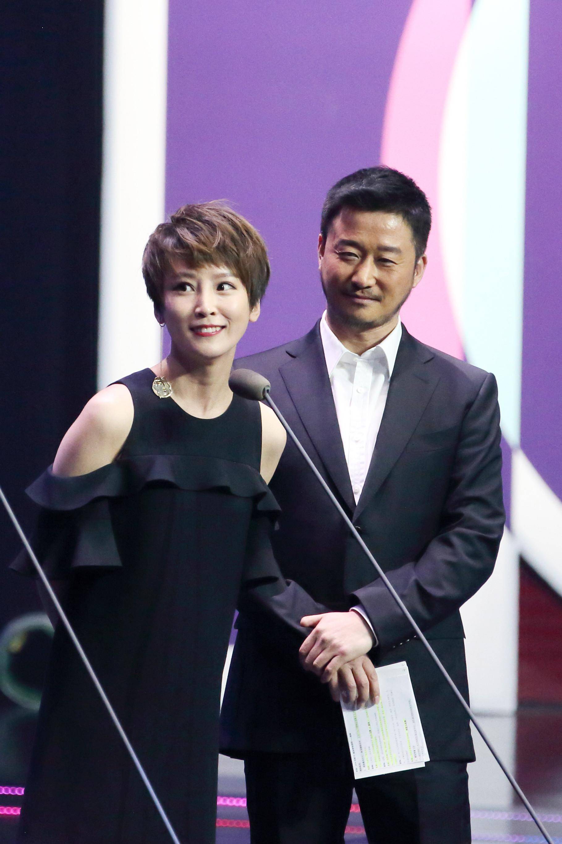 一来,谢楠的主要职业是主持人,虽然她也出演了《人在囧途之泰囧》《燃