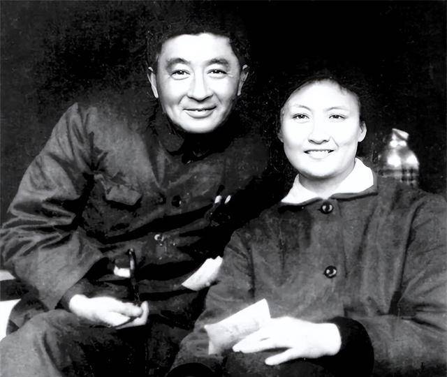 黄宗英:18岁成为寡妇,与美男子相恋33年,传奇人生最终谢幕