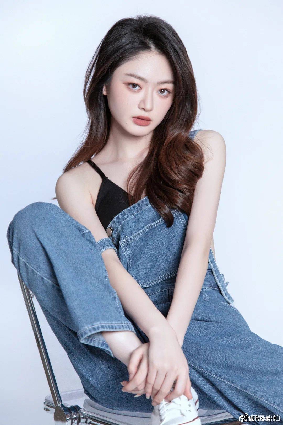 emma:21岁,身高173cm,上海模特,风格多变,可塑性强_嘉宾_什么_通告