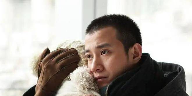 在姐姐职业生涯的黄金时期,他退役在家生子.这些都是小哥的功劳.