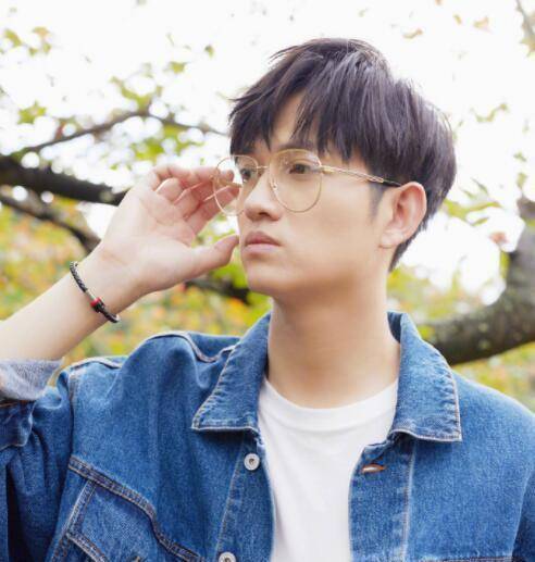 演员马可晒健身照肌肉明显,男人味十足不想再做杀阡陌?