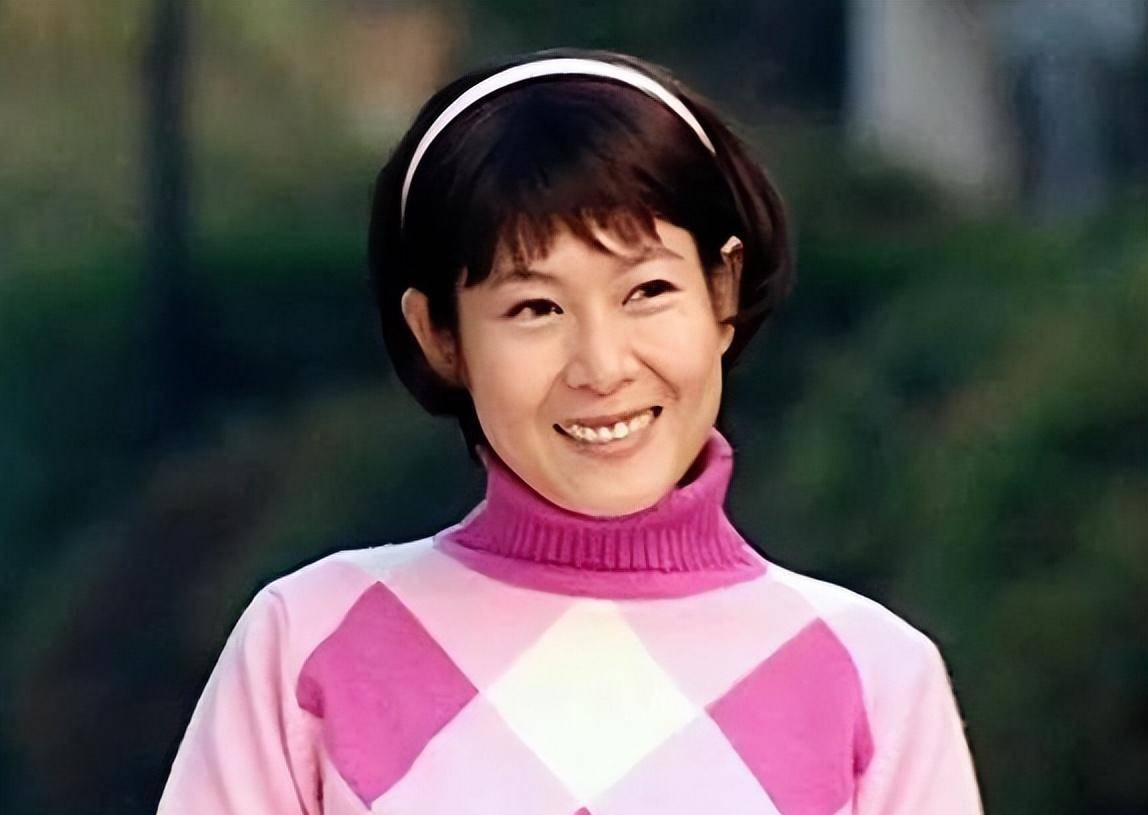 2002年,一部叫做《粉红女郎》的电视剧红遍大江南北,其中,由刘若英