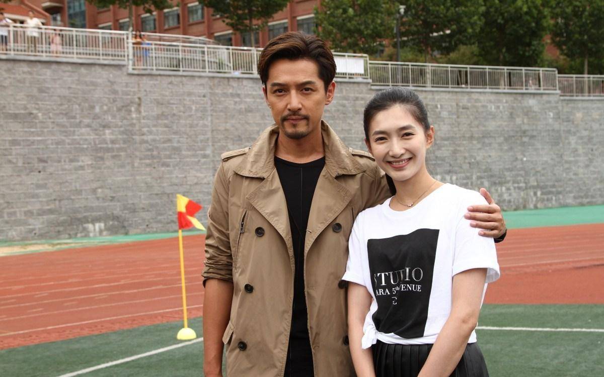 两次干涉胡歌恋情,生前愿望是让儿子结婚,胡歌母亲该安心了_薛佳凝