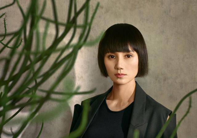 袁泉"装得像"把导演弄懵了?谈起中年危机,她这样说_生活_角色_职业