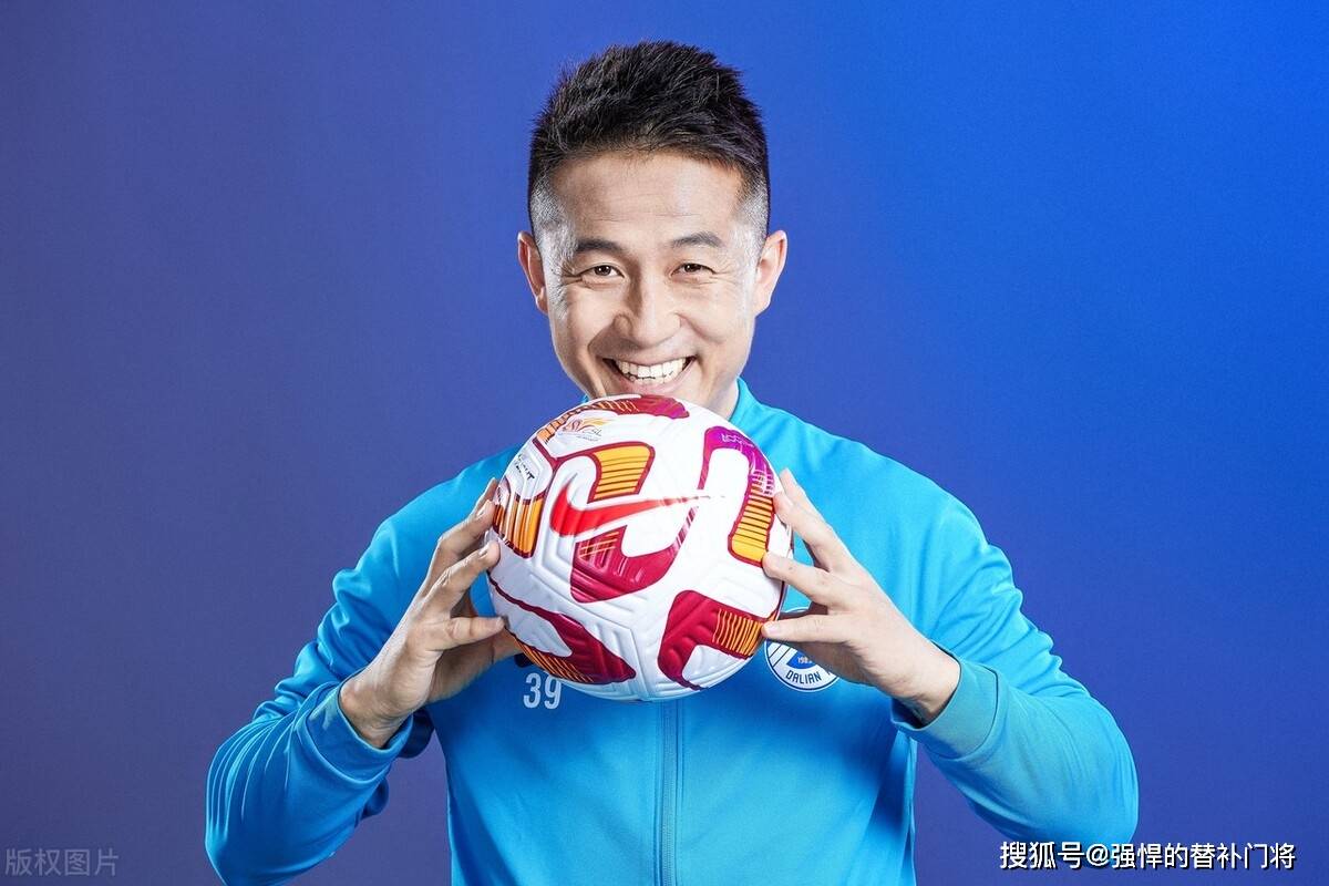 大连人36岁老将爆发,身高1米74,曾入选国足_闫相闯_赛季_中超
