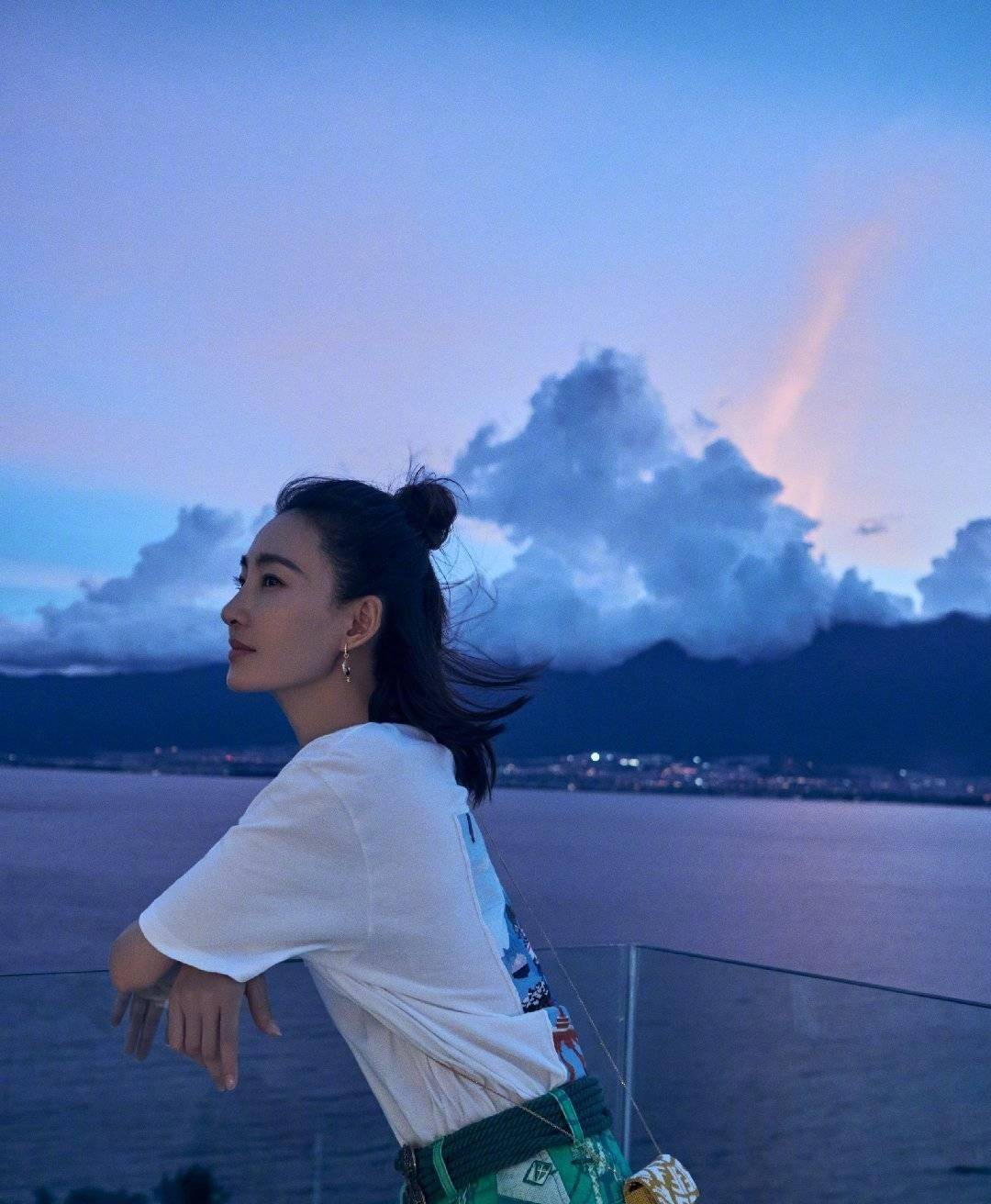 橙色纱裙天鹅颈,宛若大自然中花仙子_姐姐_治愈_气质