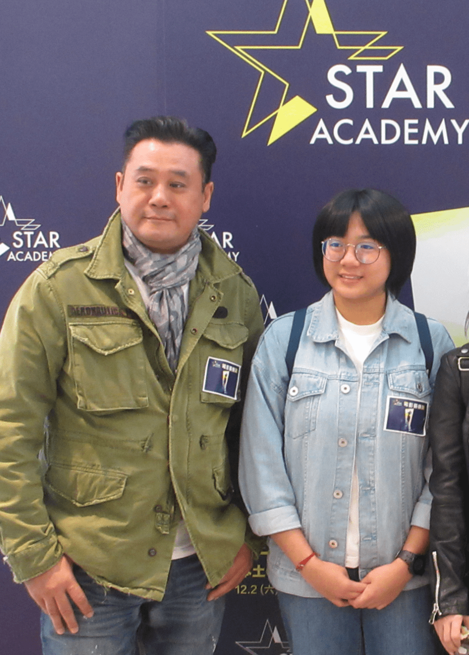 麦振玮首度公开露脸,年仅20岁,身高已经比麦长青还高.