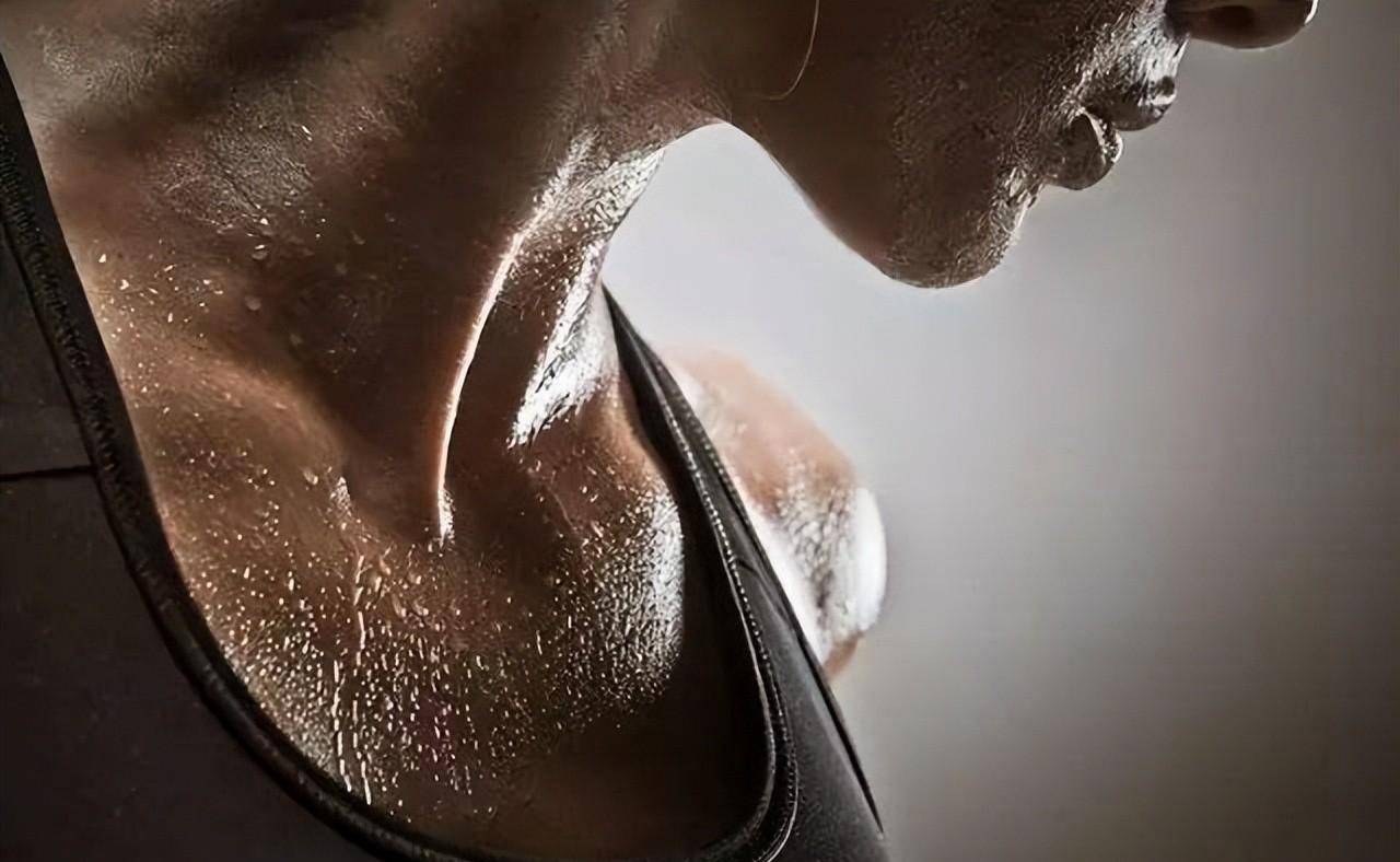 但是如果你发现身体上只有颈部以上头面部爱出汗,从脖子以下的身体