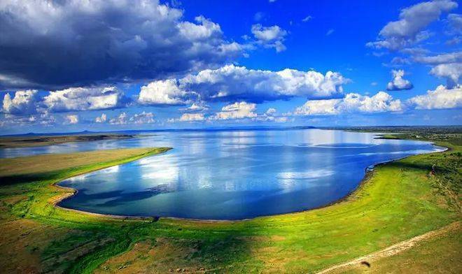 达里诺尔湖又称达里湖,汉语译为大海一样的湖