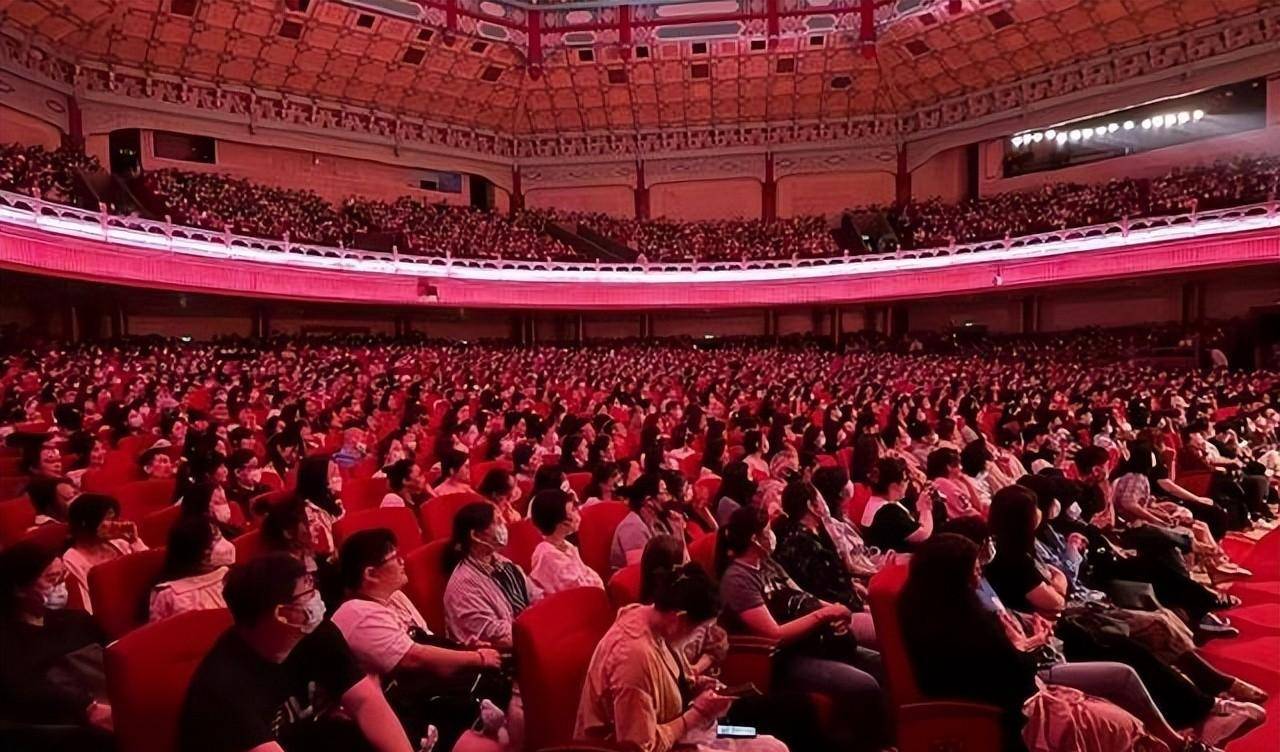 德云社合作伙伴晒观众席照,引网友热议,老郭又给同行上了一课_演出