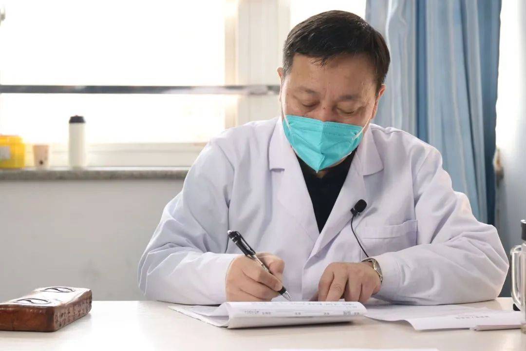 佛手金贴为学王祥麒教授潜心研究数十载而成的临床验方,能有效缓解癌