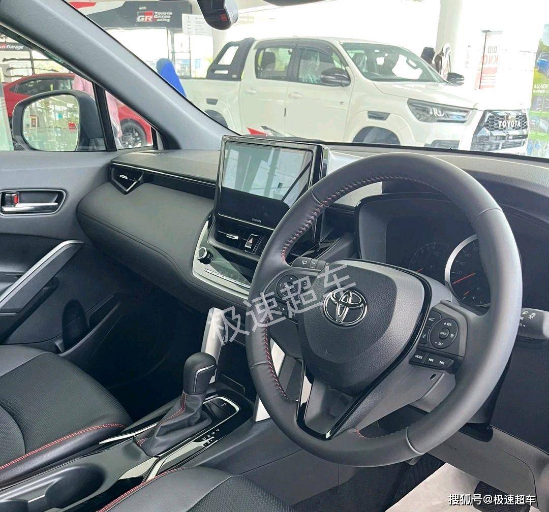 2023 cross awd 
