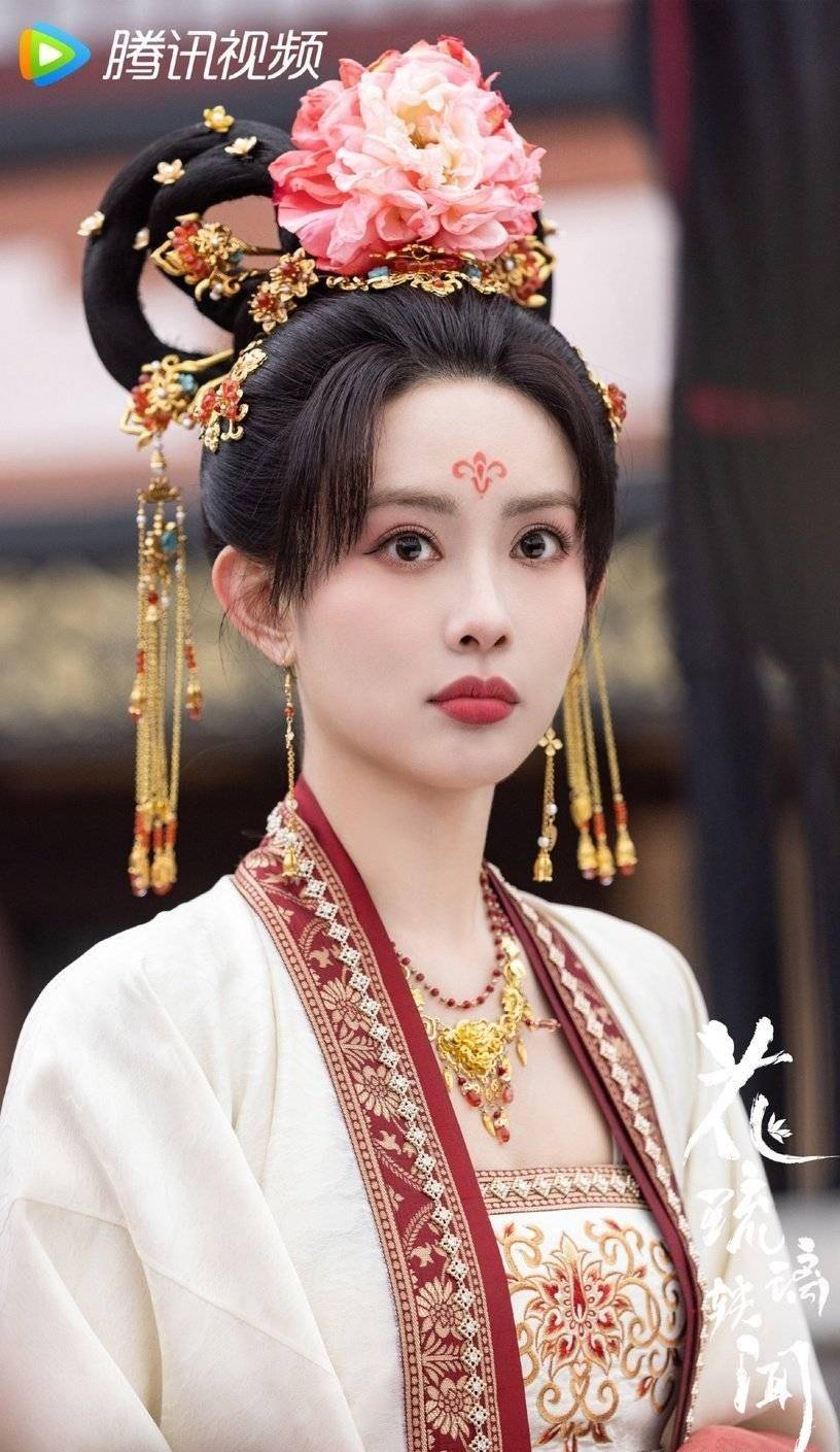 该剧的造型指导是方思哲.