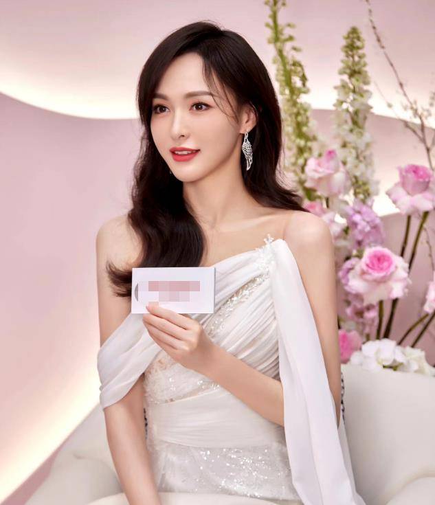 唐嫣被拒绝后,经常卖固扇!