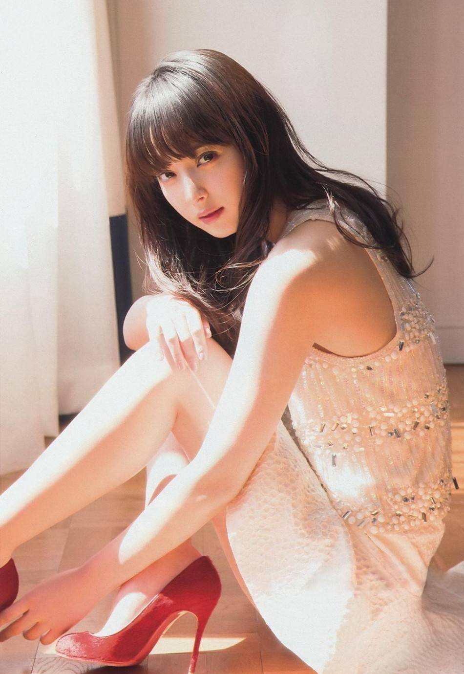 日本女星佐佐木希:老公劈腿182人,她还生二胎,她为