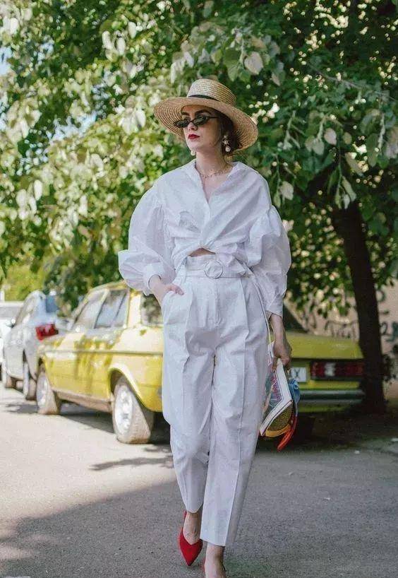 今年最流行的裤子叫"花苞裤",谁穿谁时髦