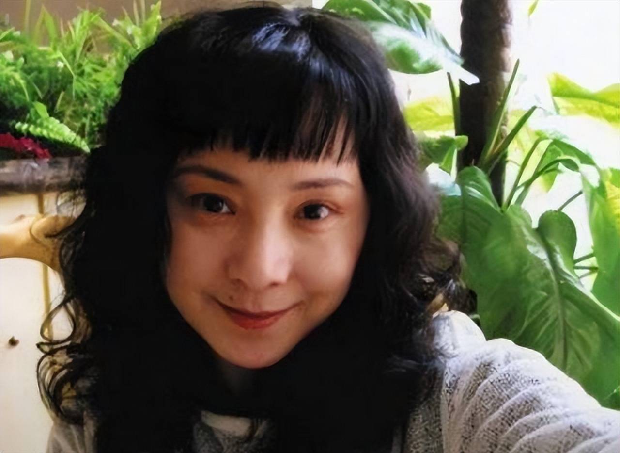 安雯:红楼梦晴雯扮演者,被丈夫宠爱23年,晚年变卖家产生活艰难_苏越