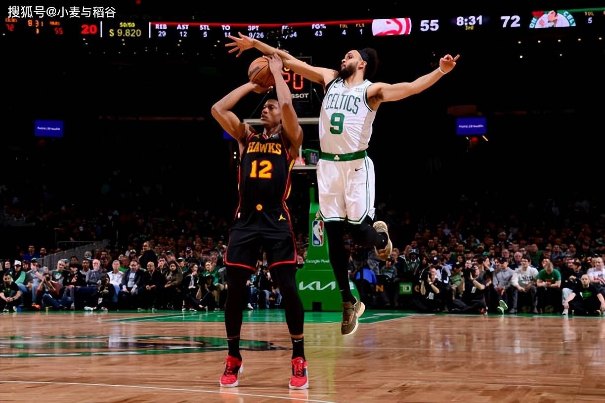 本场比赛中,老鹰的先发锋线大将德安德烈-亨特(deandre hunter)的表现