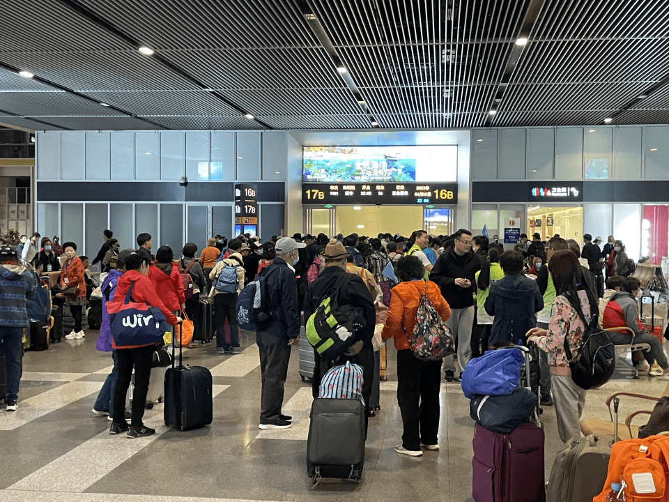 开往“人间仙境”的旅游专列发车啦！-人间仙境在哪里旅游