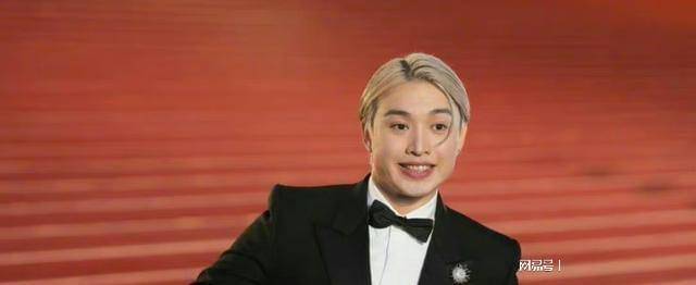 香港顶流姜涛长相和身材均让人大跌眼镜!
