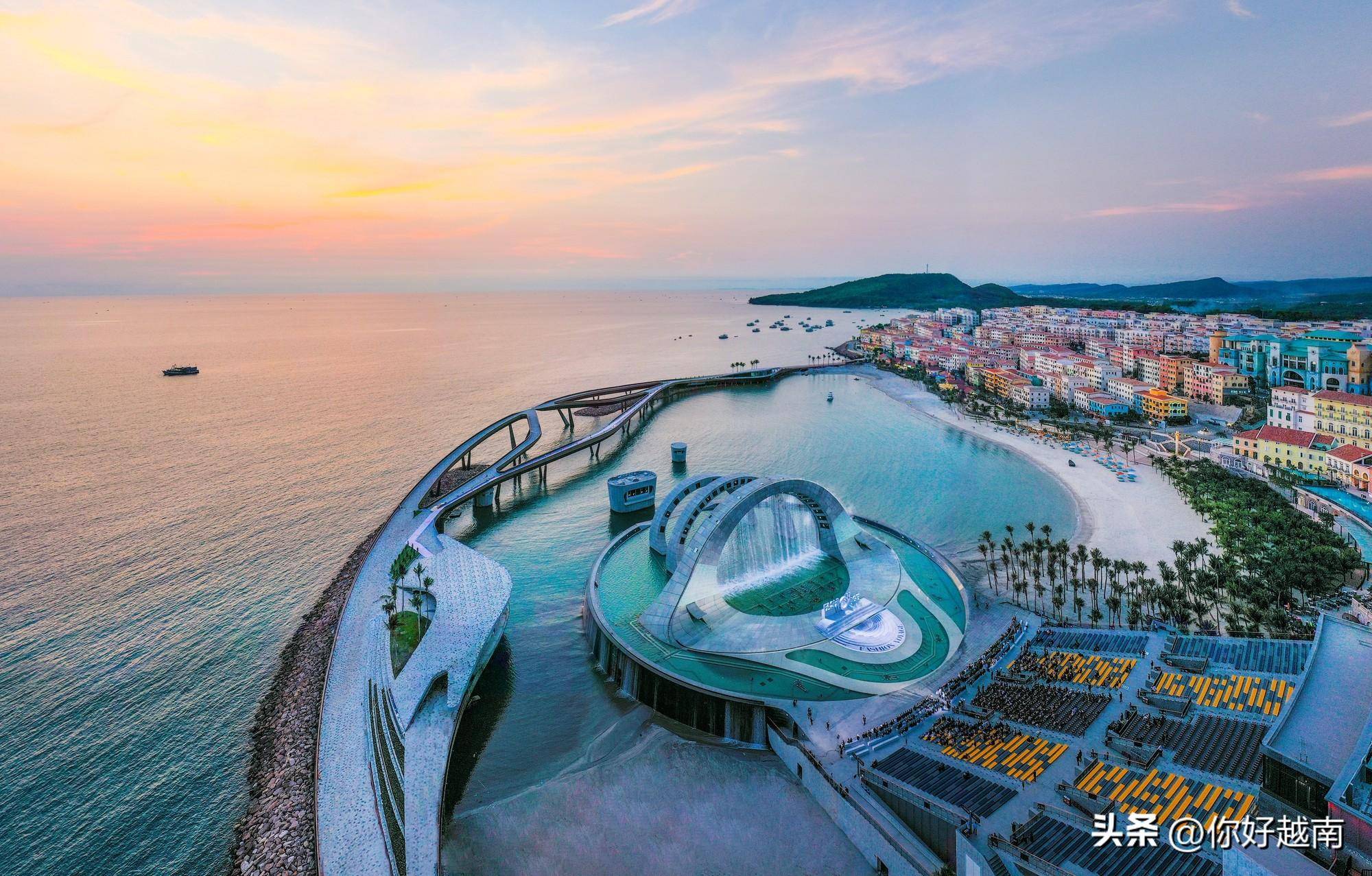 国外富国岛日落小镇上被海水淹没的时尚舞台_融合_fashion_技术