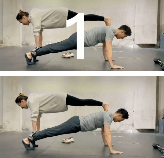 窦骁驮着何超莲挑战双人俯卧撑男友力爆棚,恩爱秀出新高度_窦晓_网友