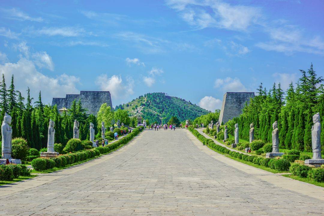 而石刻在唐朝也达到了巅峰