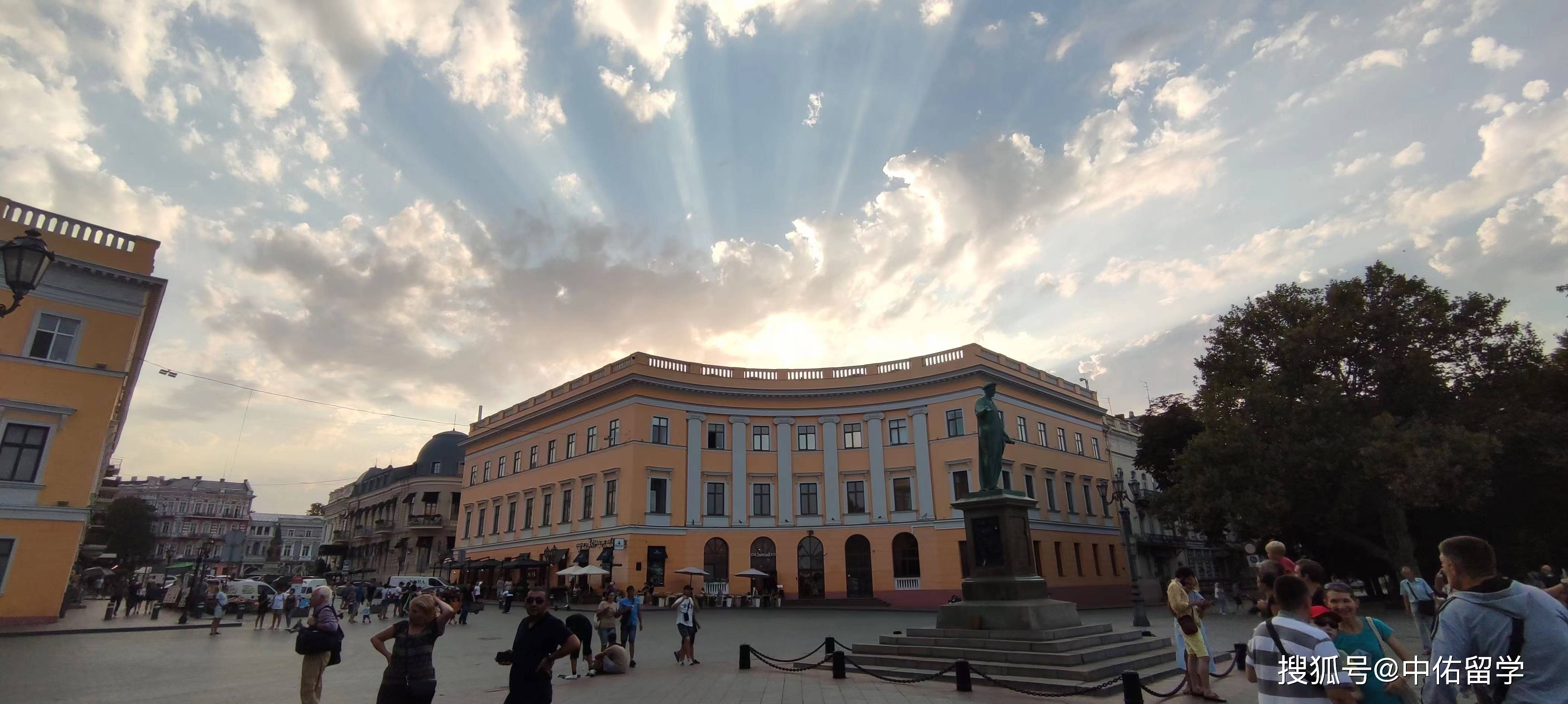 敖德萨国立大学招生简章_教育部_世界_中国